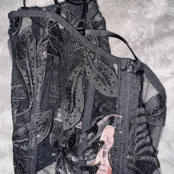 NEW VICTORIAS SECRET CORSET 🤍 - Picture 4 of 7